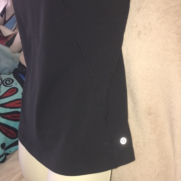 Lululemon black size 6 tank top built in bra mesh accents criss cross back 💕 - Picture 3 of 10